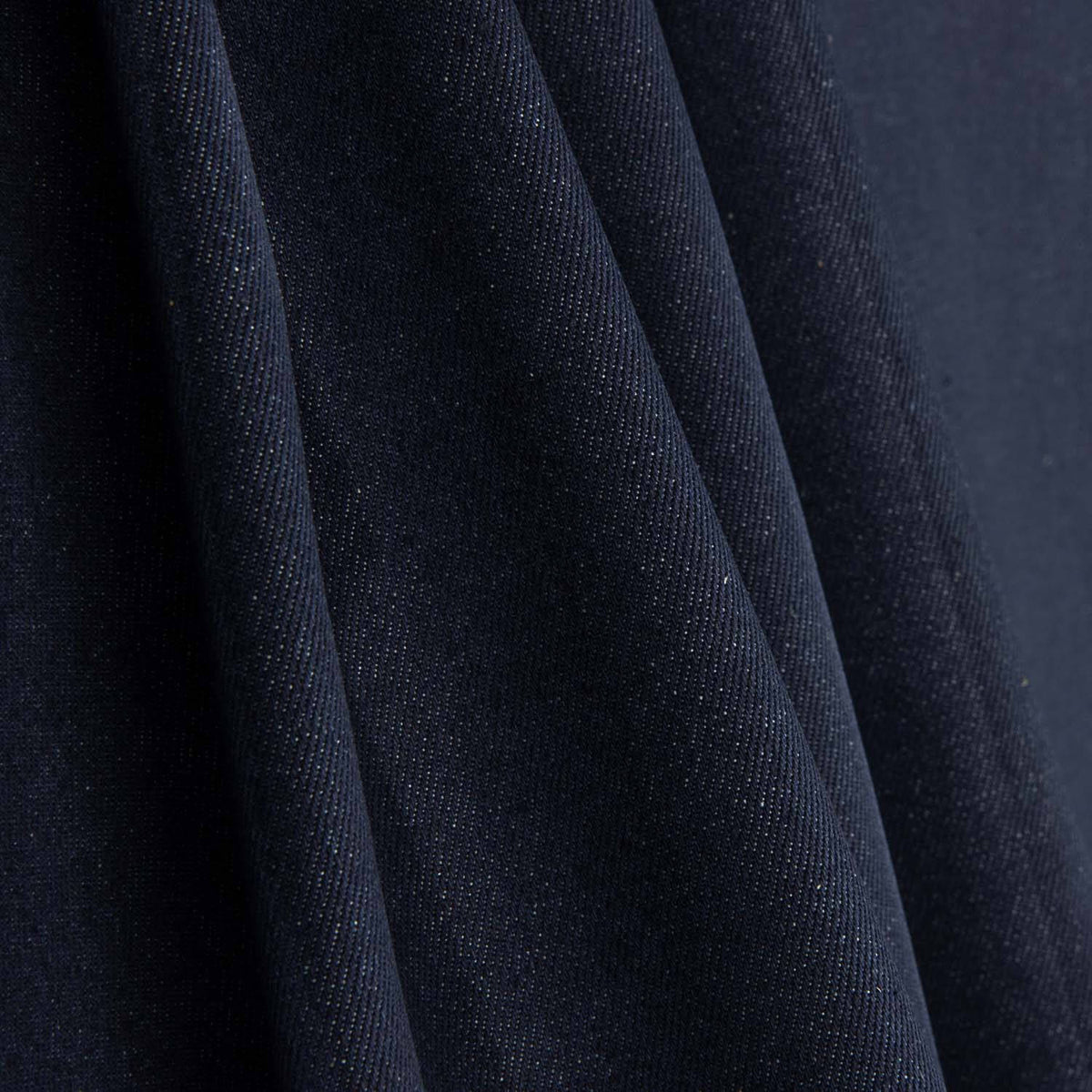 STUDIO 05 — THE CURVED JACKET